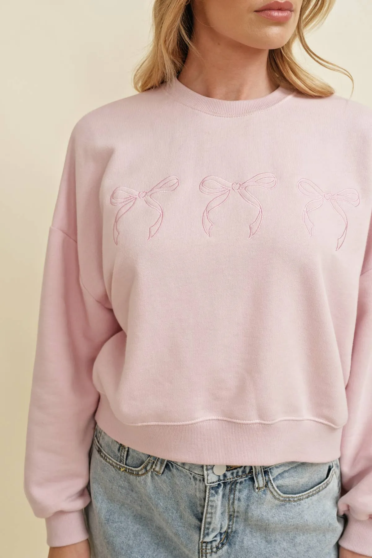 CT13362K - EMBROIDERED BOW DETAIL PULLOVER TOP: Light Pink / S